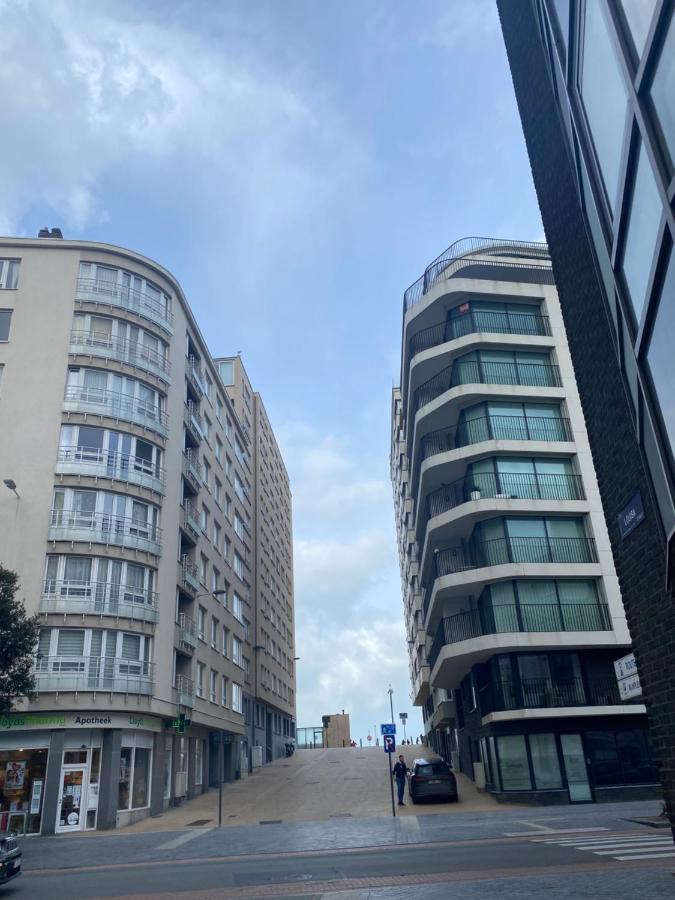Portofino - Luxe Appartement Met Lateraal Zeezicht Ostende Kültér fotó